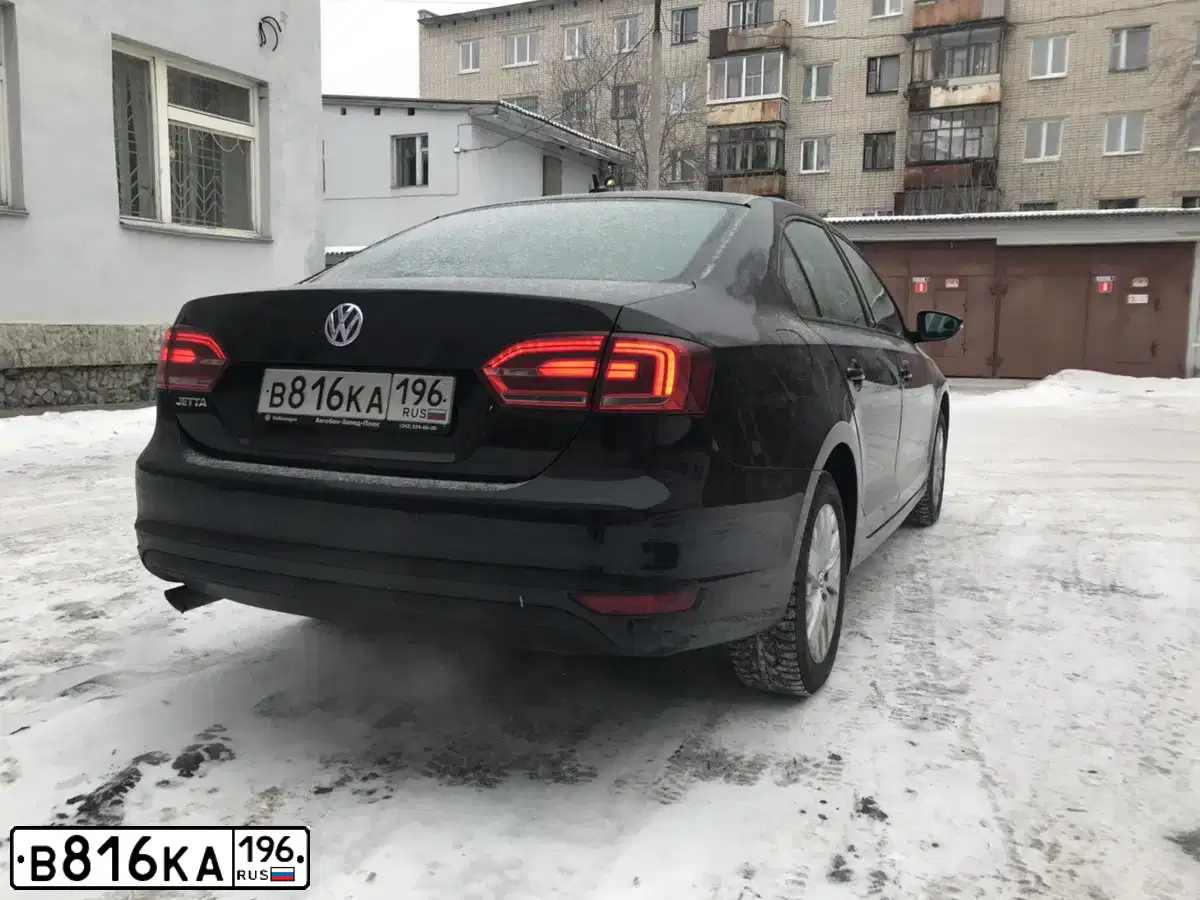 Фото автомобиля VOLKSWAGEN JETTA, 2014 — госномер В816КА196. Цвет: ЧЕРНЫЙ