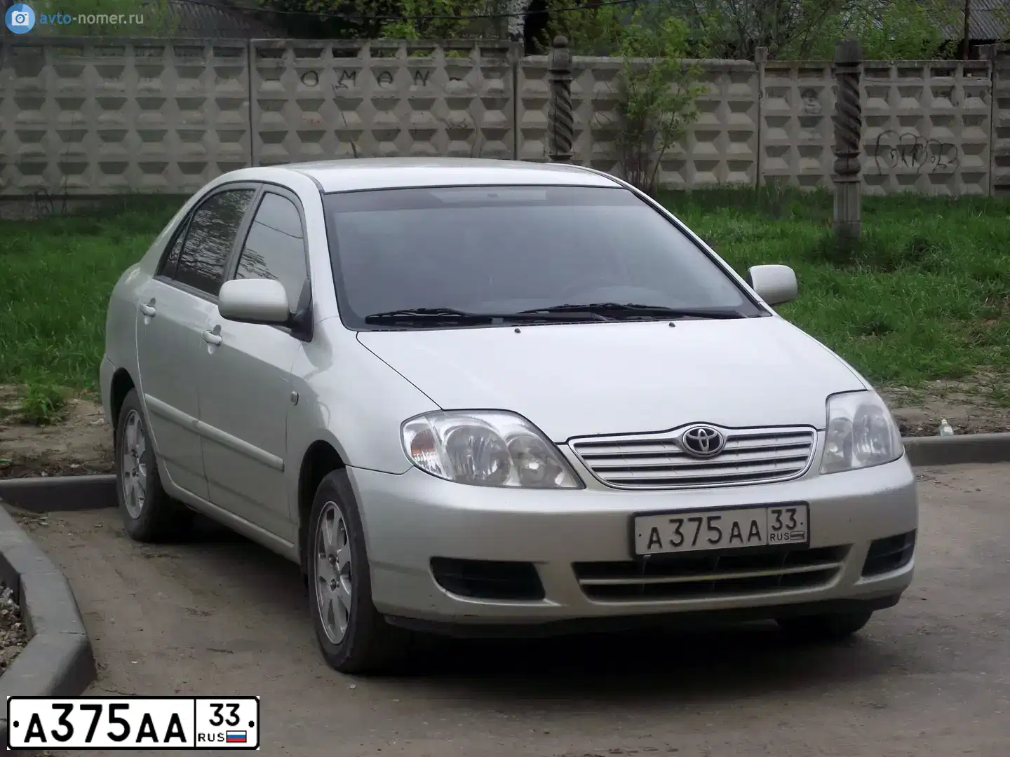 Фото автомобиля TOYOTA COROLLA, 2013 — госномер Е538ТХ33. Цвет: СЕРЫЙ