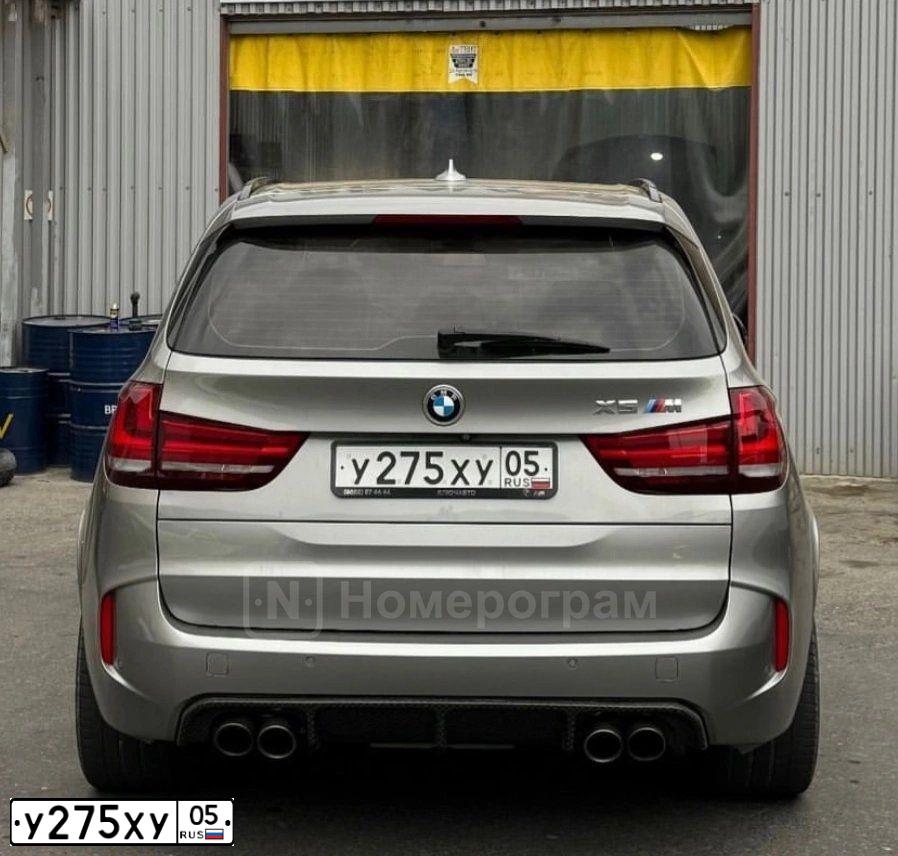Фото автомобиля BMW X5M, 2015 — госномер В500ЕУ77. Цвет: Серый
