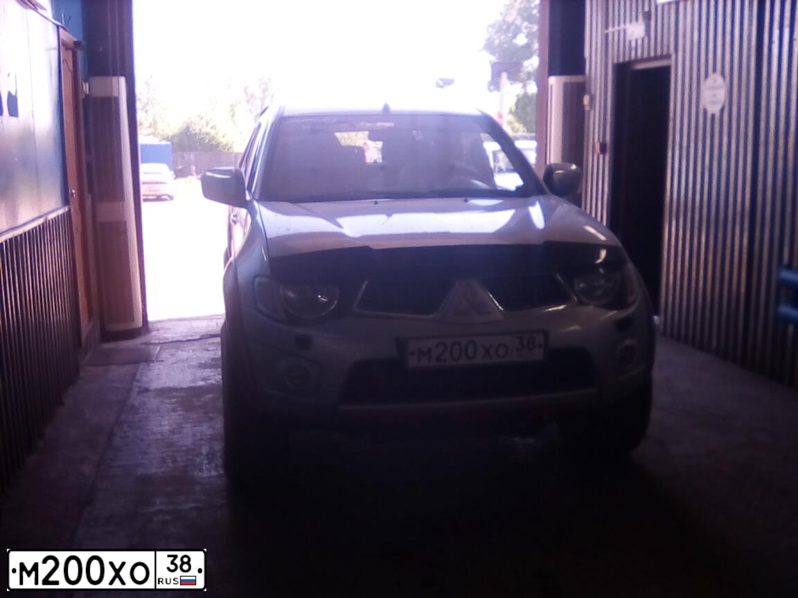 Фото автомобиля GAZ 3110 WOLGA, 2008 — госномер У607ЕЕ138. Цвет: СЕРЕБРИСТЫЙ