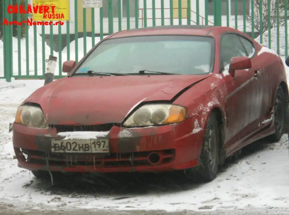 Фото автомобиля HYUNDAI TIBURON, 2005 — госномер Р416ВК154. Цвет: БОРДОВЫЙ