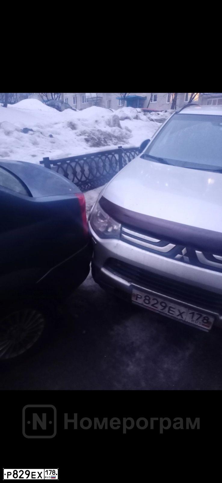 Фото автомобиля MITSUBISHI OUTLANDER, 2013 — госномер Р829ЕХ178. Цвет: СЕРЕБРИСТЫЙ