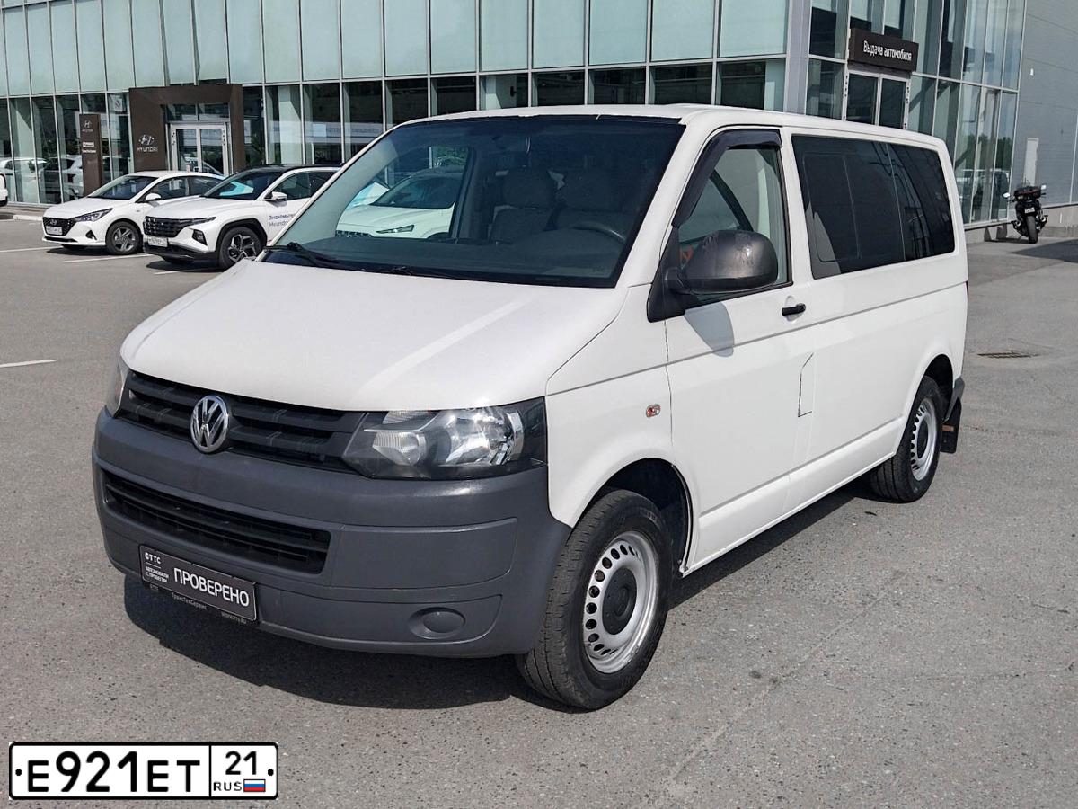 Фото автомобиля VOLKSWAGEN TRANSPORTER, 2010 — госномер Е921ЕТ21. Цвет: БЕЛЫЙ