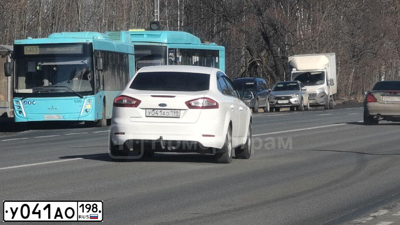 Фото автомобиля FORD MONDEO, 2013 — госномер В545РА178. Цвет: Белый