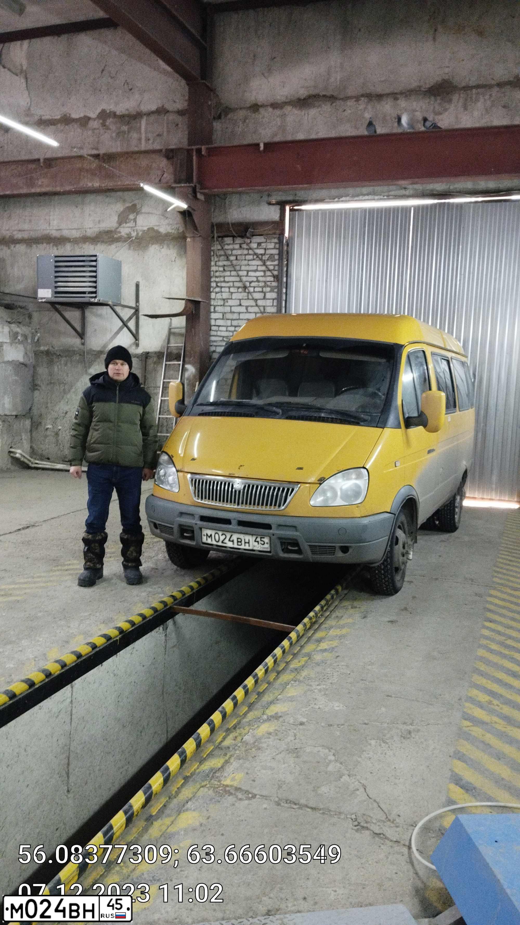 Фото автомобиля GAZ 3221 GAZEL, 2006 — госномер М024ВН45. Цвет: ЖЁЛТЫЙ