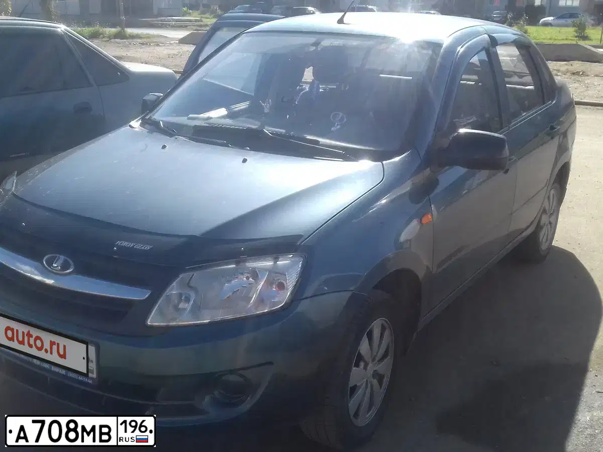 Фото автомобиля LADA 2190 GRANTA, 2014 — госномер М848ХВ196. Цвет: СЕРО-СИНИЙ