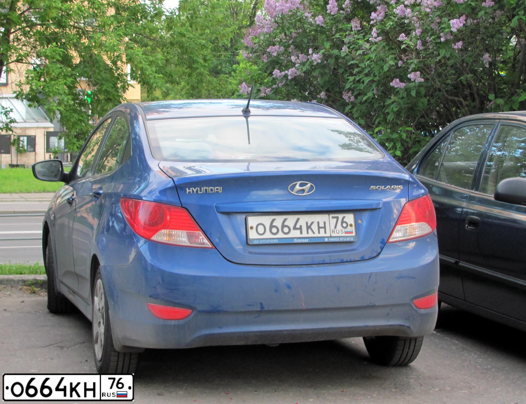 Фото автомобиля HYUNDAI SOLARIS, 2012 — госномер О664КН76. Цвет: ТЕМНО-СИНИЙ