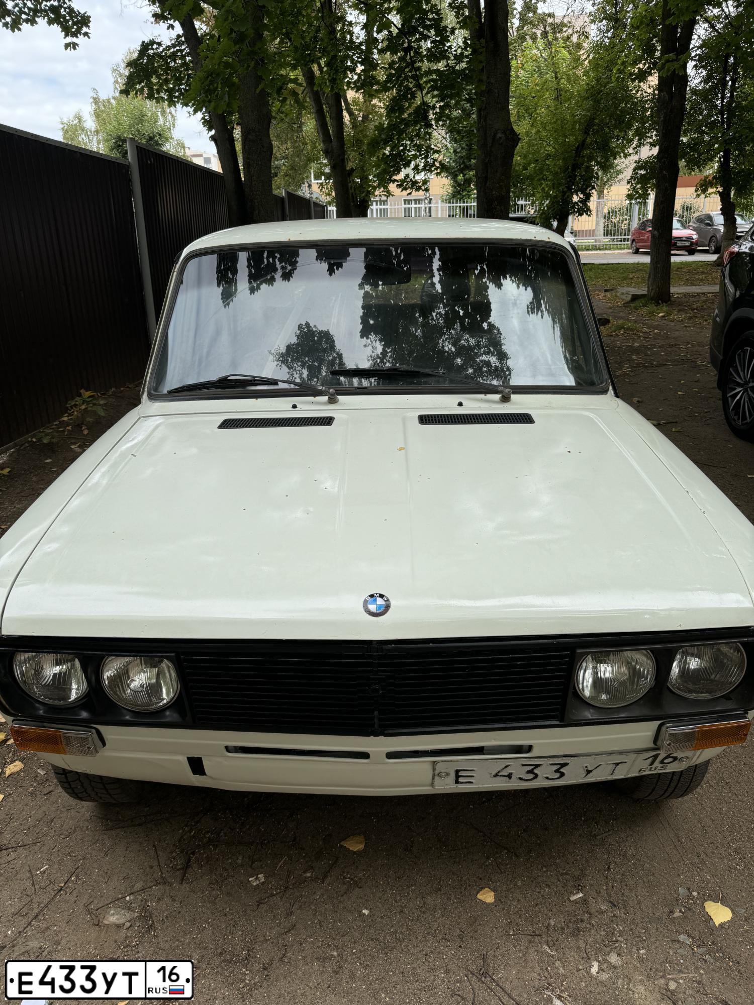 Фото автомобиля LADA 2106, 1997 — госномер Е433УТ16. Цвет: Белый