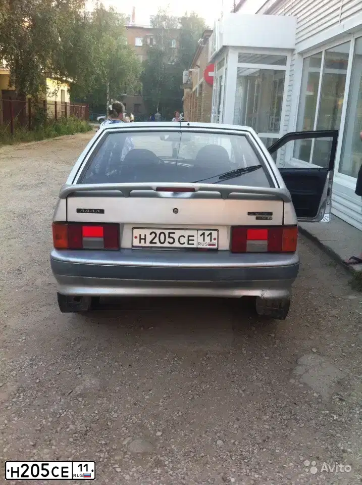 Фото автомобиля LADA 2114 SAMARA, 2002 — госномер Н205СЕ11. Цвет: СВЕТЛО-СЕРЕБРИСТЫЙ МЕТАЛЛИК