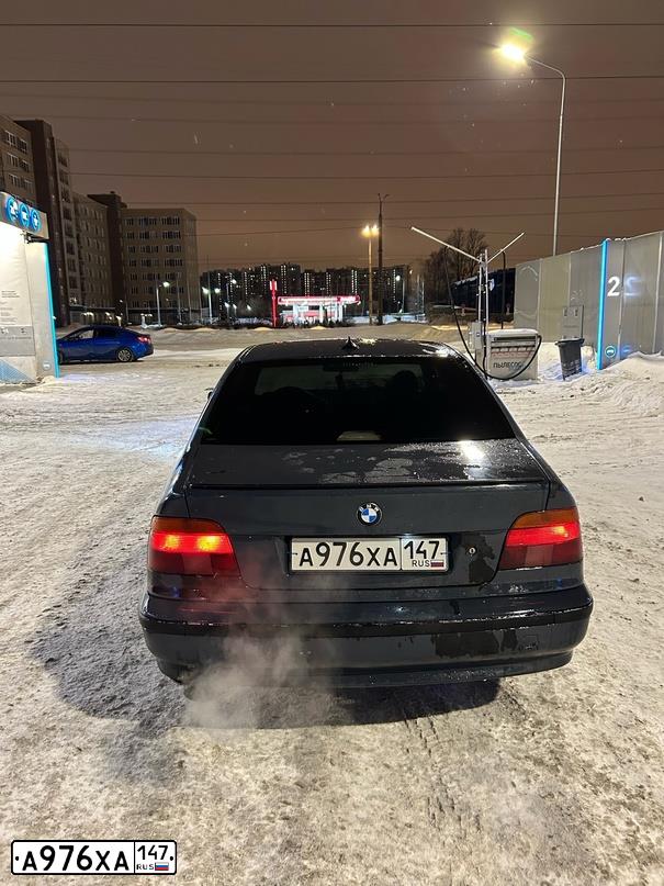 Фото автомобиля BMW SERIE 5, 1996 — госномер М058РВ198. Цвет: СЕРО-СИНИЙ