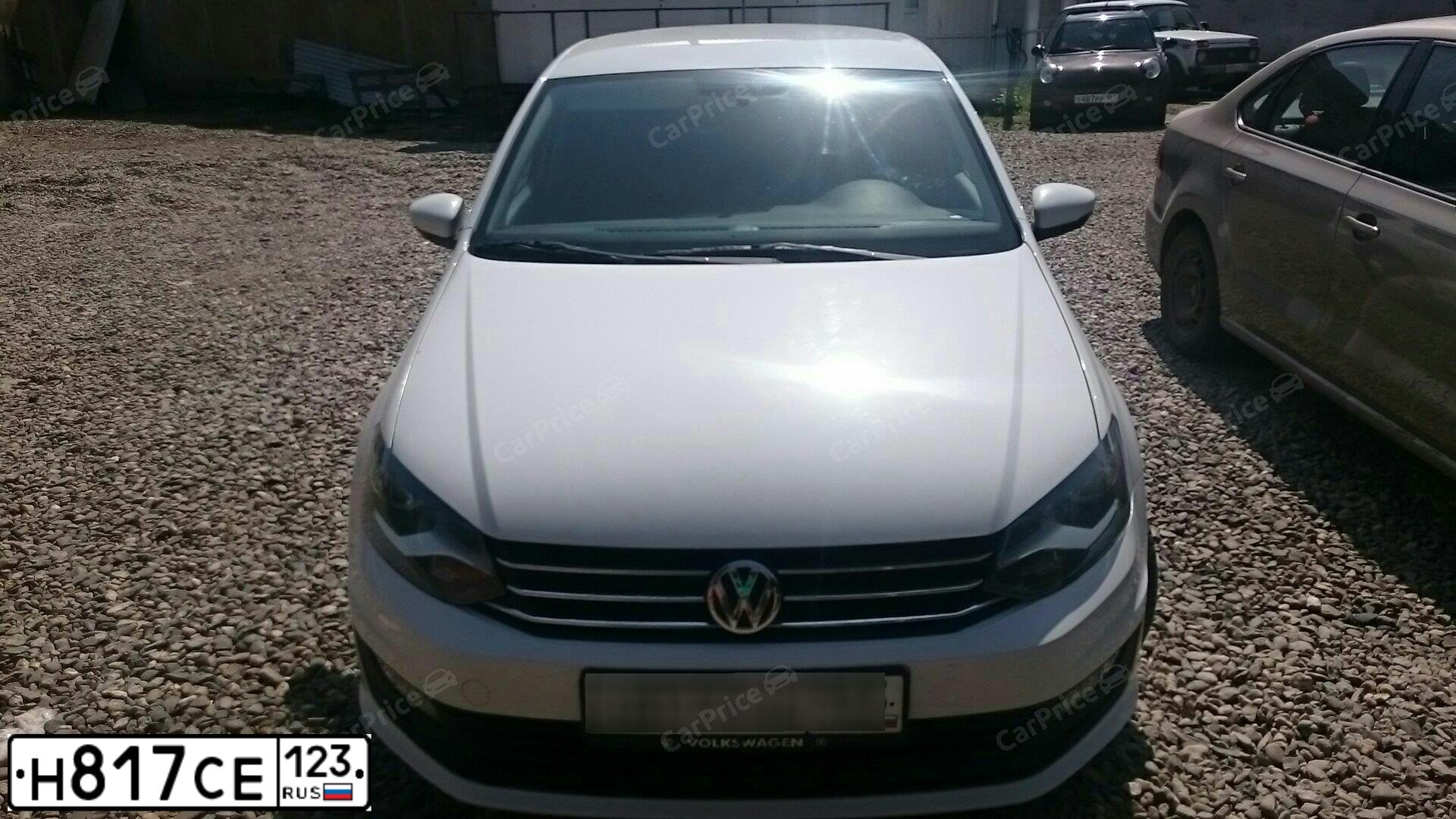 Фото автомобиля VOLKSWAGEN POLO, 2016 — госномер Н817СЕ123. Цвет: Белый