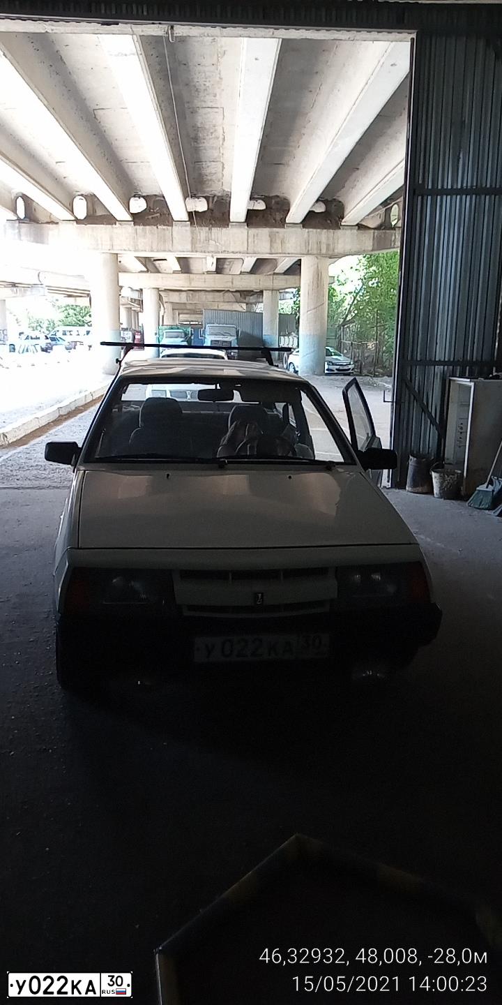 Фото автомобиля LADA 2108, 1991 — госномер Р596РС198. Цвет: Белый