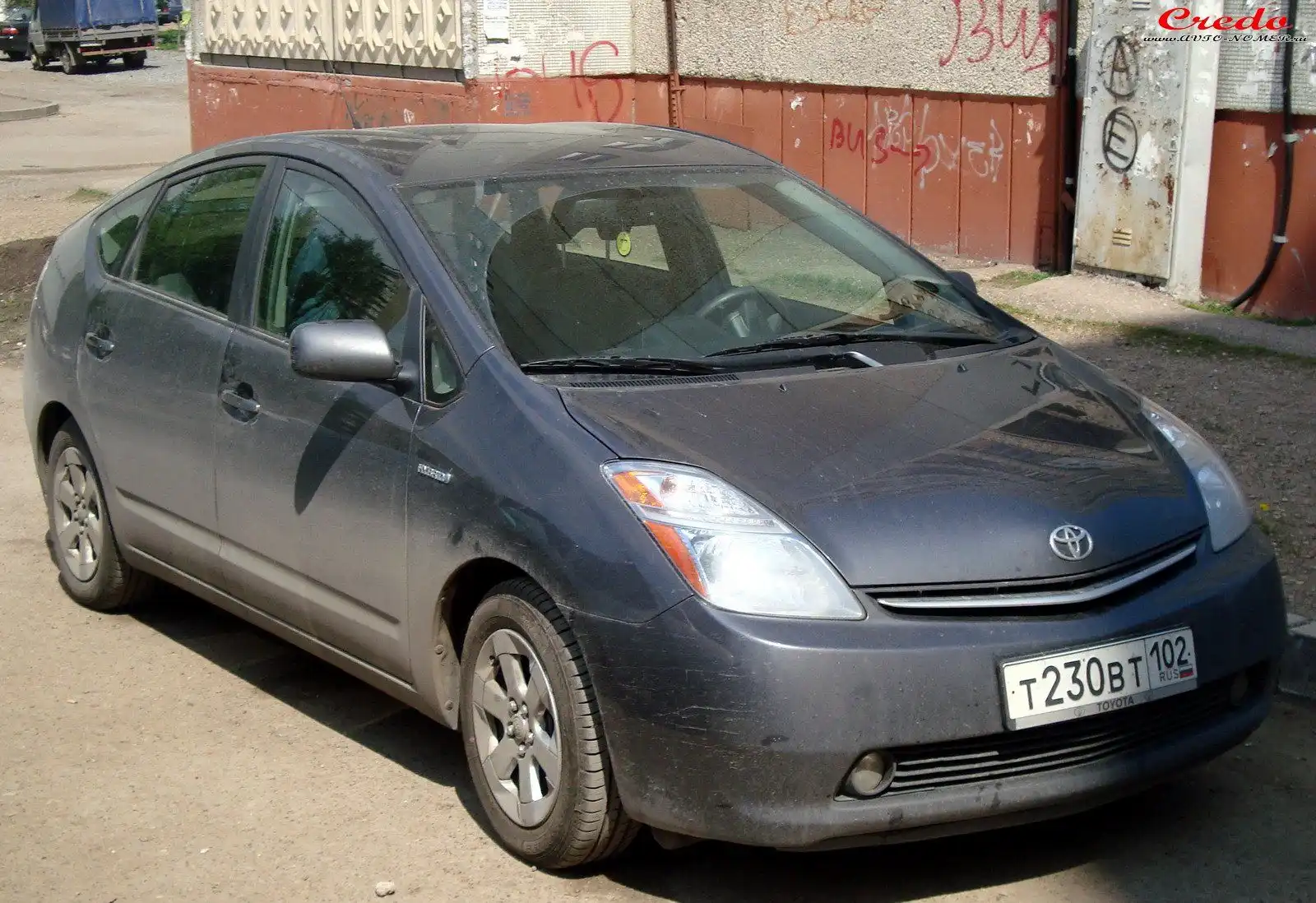 Фото автомобиля ТОЙОТА ПРИУС, 2008 — госномер А222ЕЕ45. Цвет: ТЕМНО-СЕРЫЙ