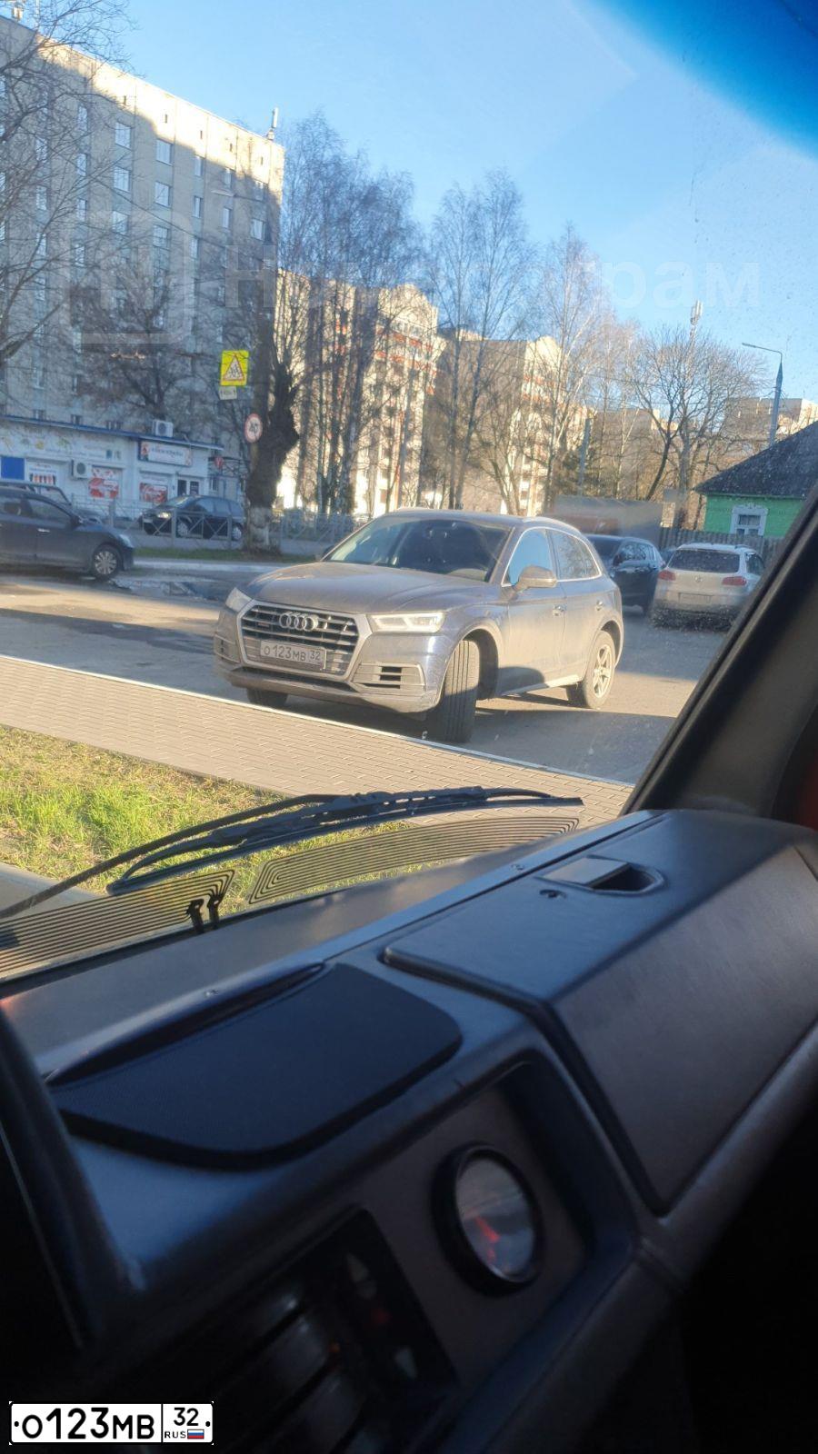 Фото автомобиля AUDI Q5, 2017 — госномер Т499ЕВ71. Цвет: синий