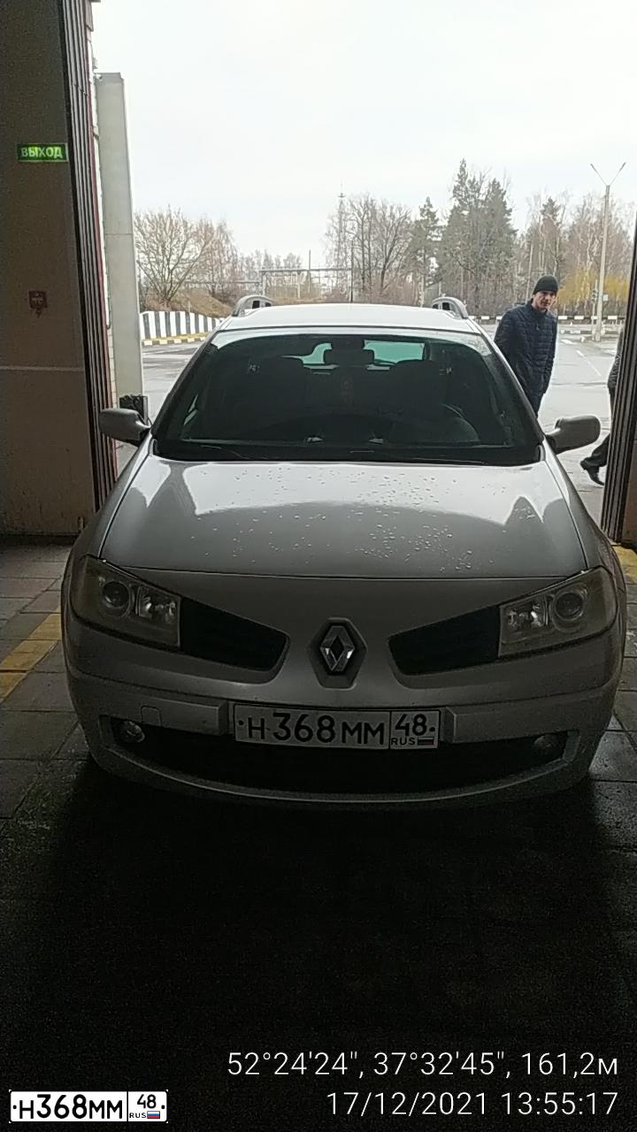 Фото автомобиля RENAULT MEGANE, 2007 — госномер Н368ММ48. Цвет: серебристый