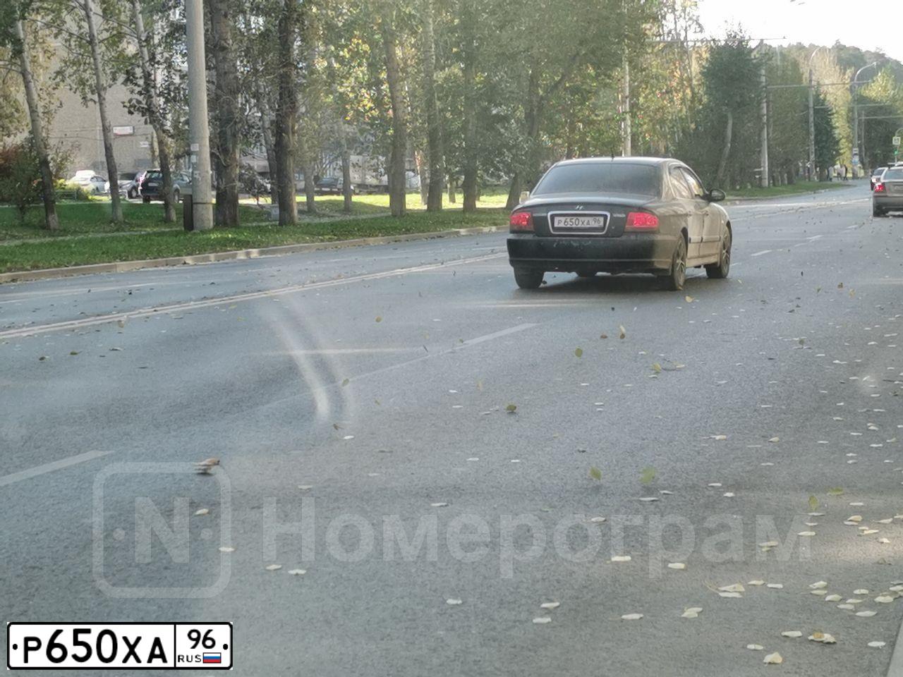 Фото автомобиля ХУНДАЙСАНТА, 2007 — госномер Р650ХА96. Цвет: ЧЕРНЫЙ