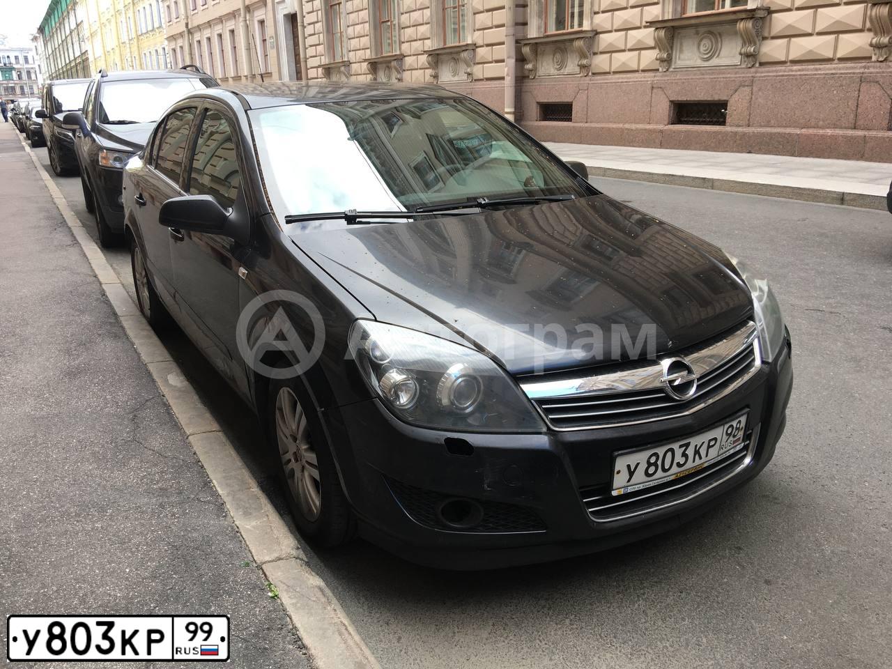 Фото автомобиля MITSUBISHI CARISMA, 1999 — госномер Н645УР36. Цвет: СЕРЕБРИСТЫЙ