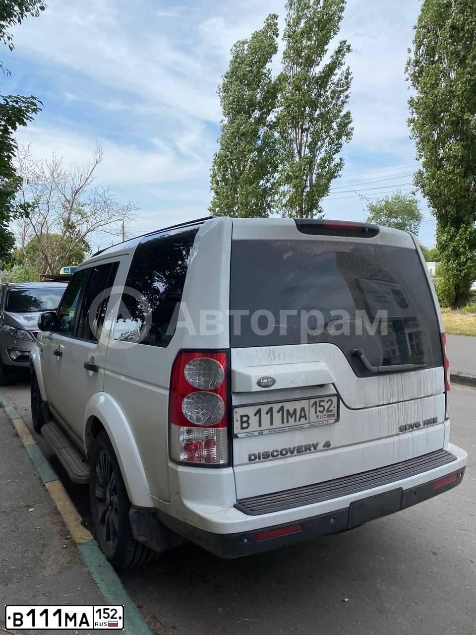 Фото автомобиля FORD FOCUS, 2005 — госномер В111МА152. Цвет: СВЕТЛО-СЕРЫЙ