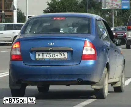 Фото автомобиля LADA 1118 KALINA, 2007 — госномер Р875ОН96. Цвет: ЯРКО-СИНИЙ