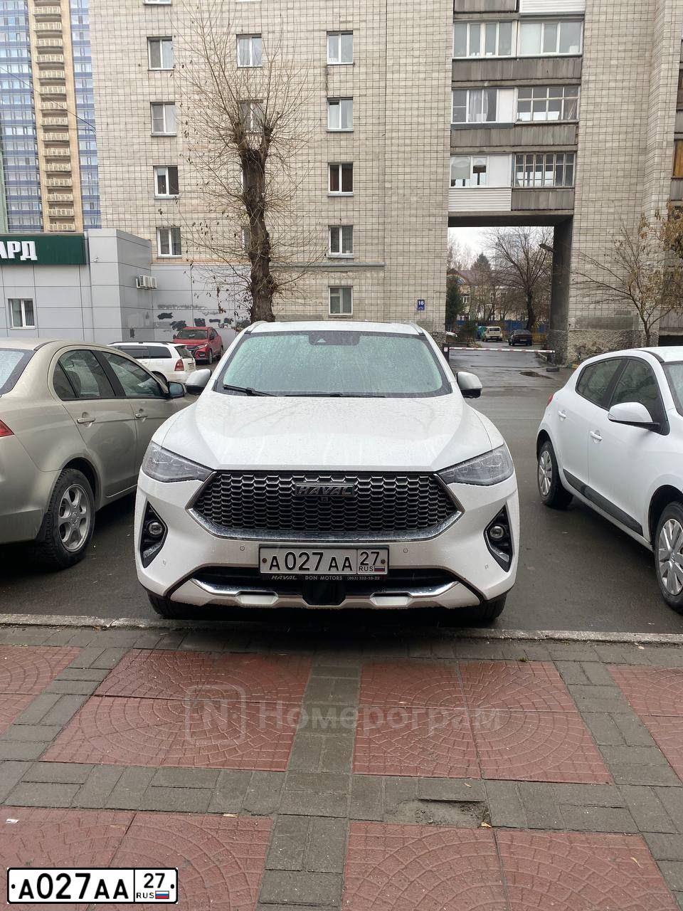 Фото автомобиля LEXUS IS, 2011 — госномер А027АА27. Цвет: Красный