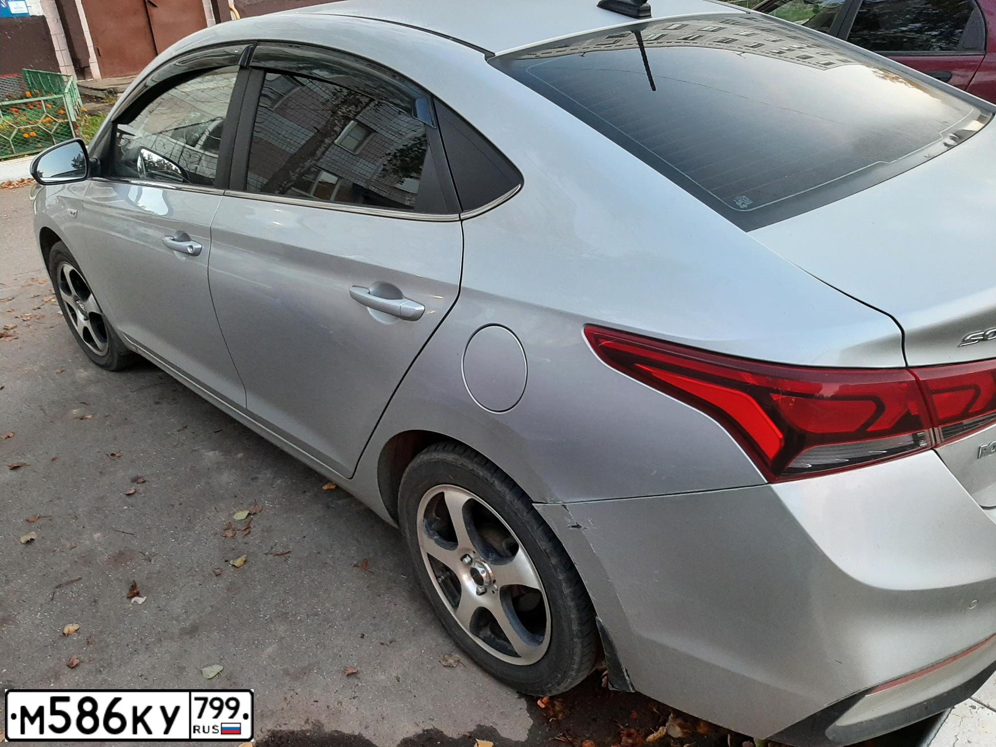 Фото автомобиля HYUNDAI SOLARIS, 2018 — госномер М586КУ799. Цвет: СЕРЕБРИСТЫЙ