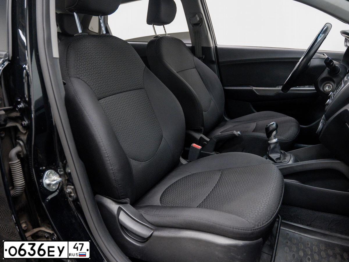 Фото автомобиля KIA RIO, 2015 — госномер С943УА198. Цвет: ЧЕРНЫЙ