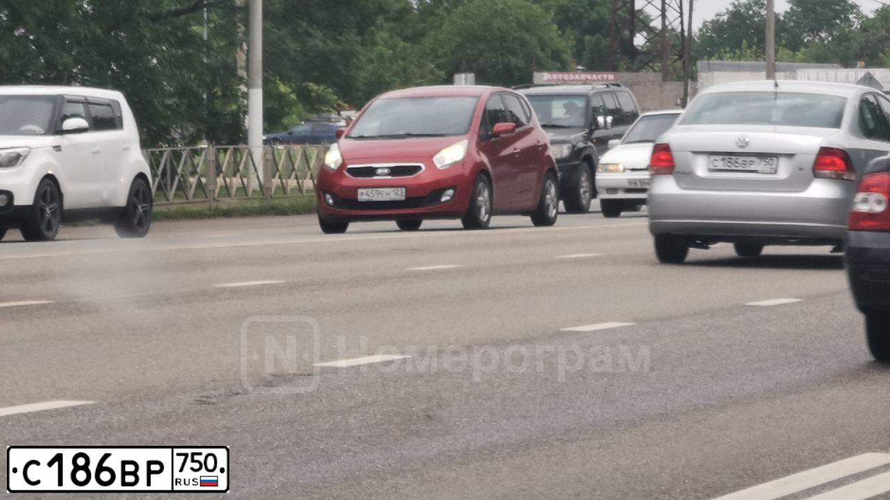 Фото автомобиля SKODA OCTAVIA, 2012 — госномер А539АК550. Цвет: Белый