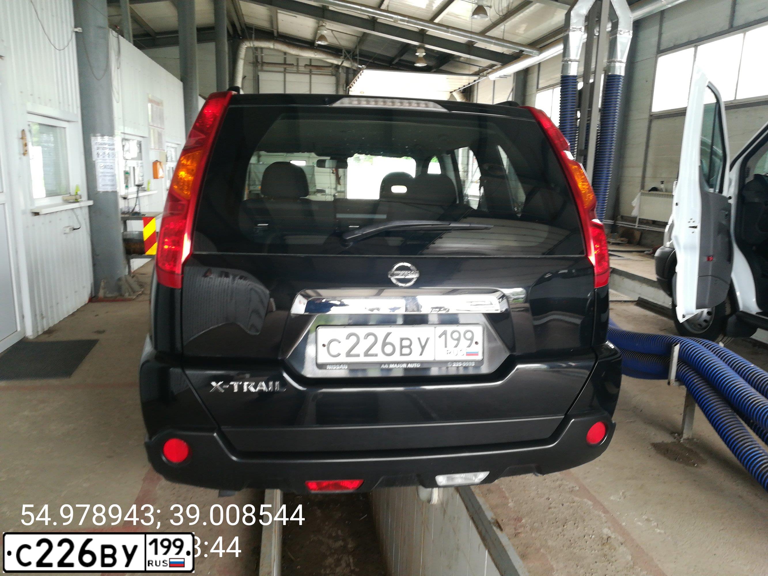 Фото автомобиля NISSAN X-TRAIL, 2008 — госномер С226ВУ199. Цвет: ЧЕРНЫЙ