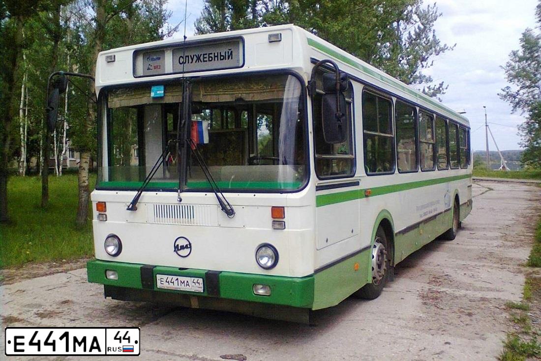 Фото автомобиля LIAZ 5256, 2006 — госномер Е441МА44. Цвет: БЕЛЫЙ