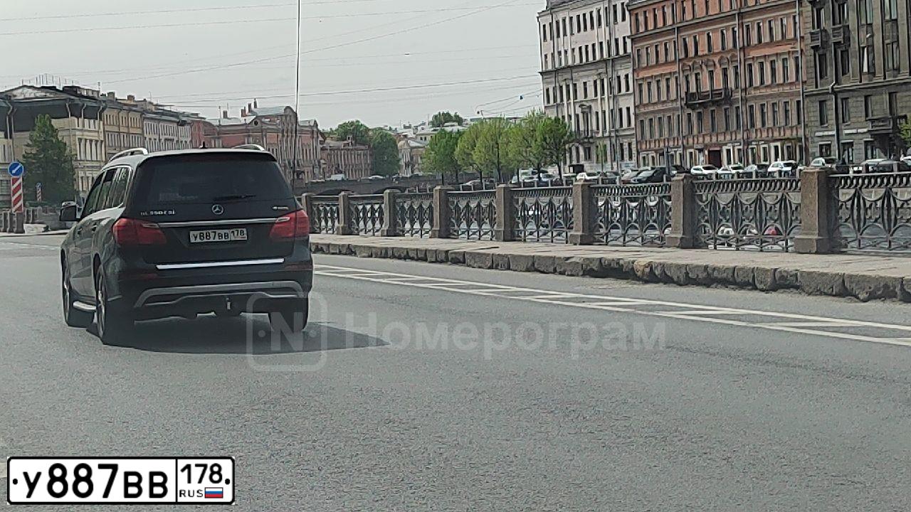 Фото автомобиля MERCEDES-BENZ GL-KLASSE/GLS, 2013 — госномер К093НО147. Цвет: ЧЕРНЫЙ