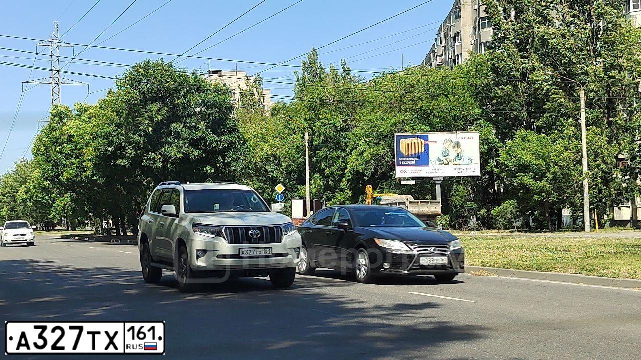 Фото автомобиля TOYOTA LANDCRUISER, 2018 — госномер А327ТХ161. Цвет: БЕЛЫЙ