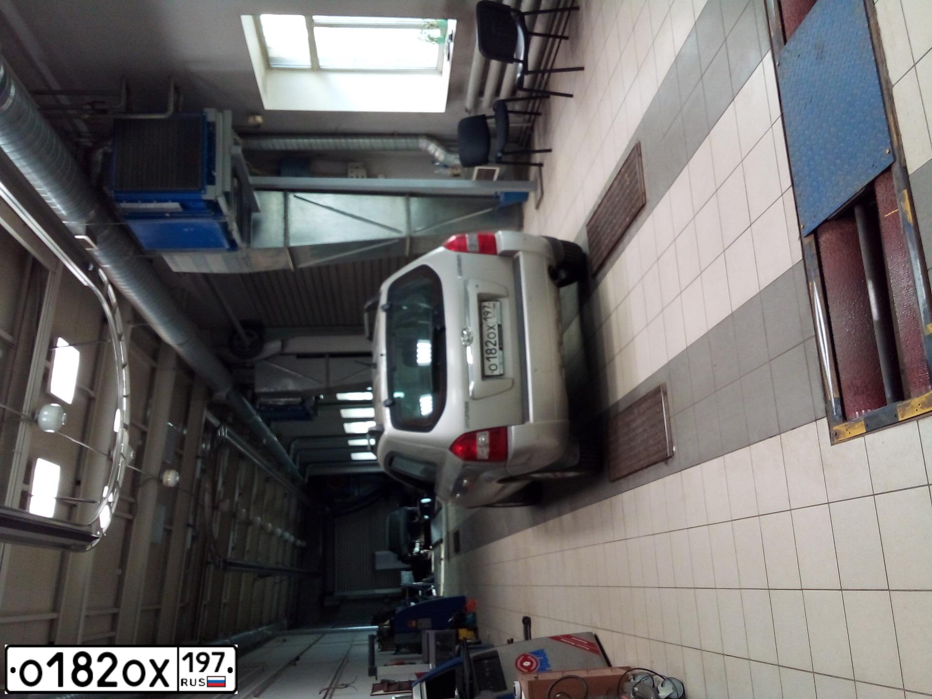 Фото автомобиля HYUNDAI TUCSON, 2007 — госномер О182ОХ197. Цвет: СЕРЫЙ СВЕТЛЫЙ