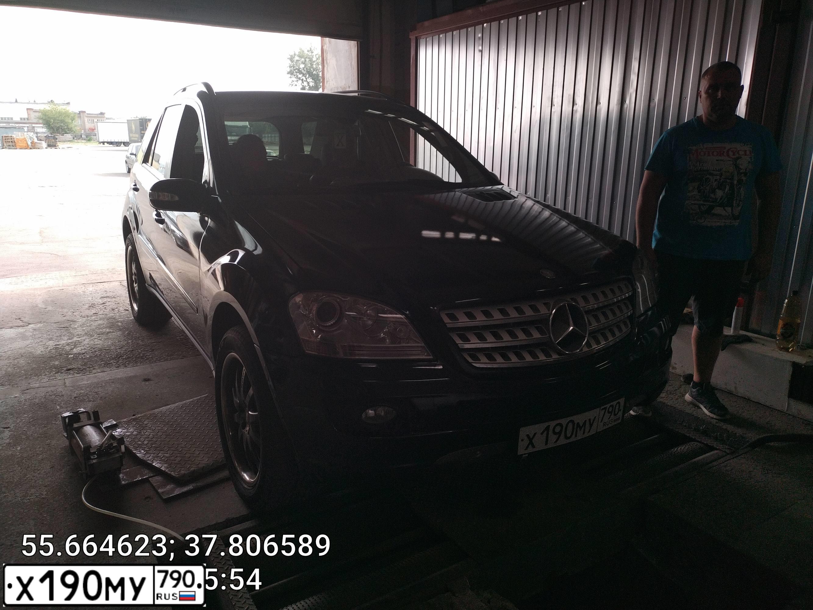 Фото автомобиля MERCEDES M-KLASSE, 2007 — госномер А035ОВ797. Цвет: Темно-синий