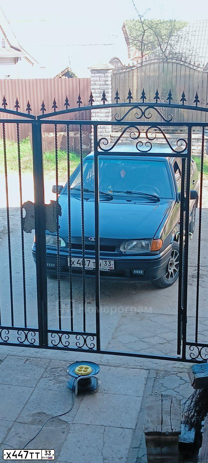 Фото автомобиля VOLKSWAGEN PASSAT, 1990 — госномер О034УР50. Цвет: синий