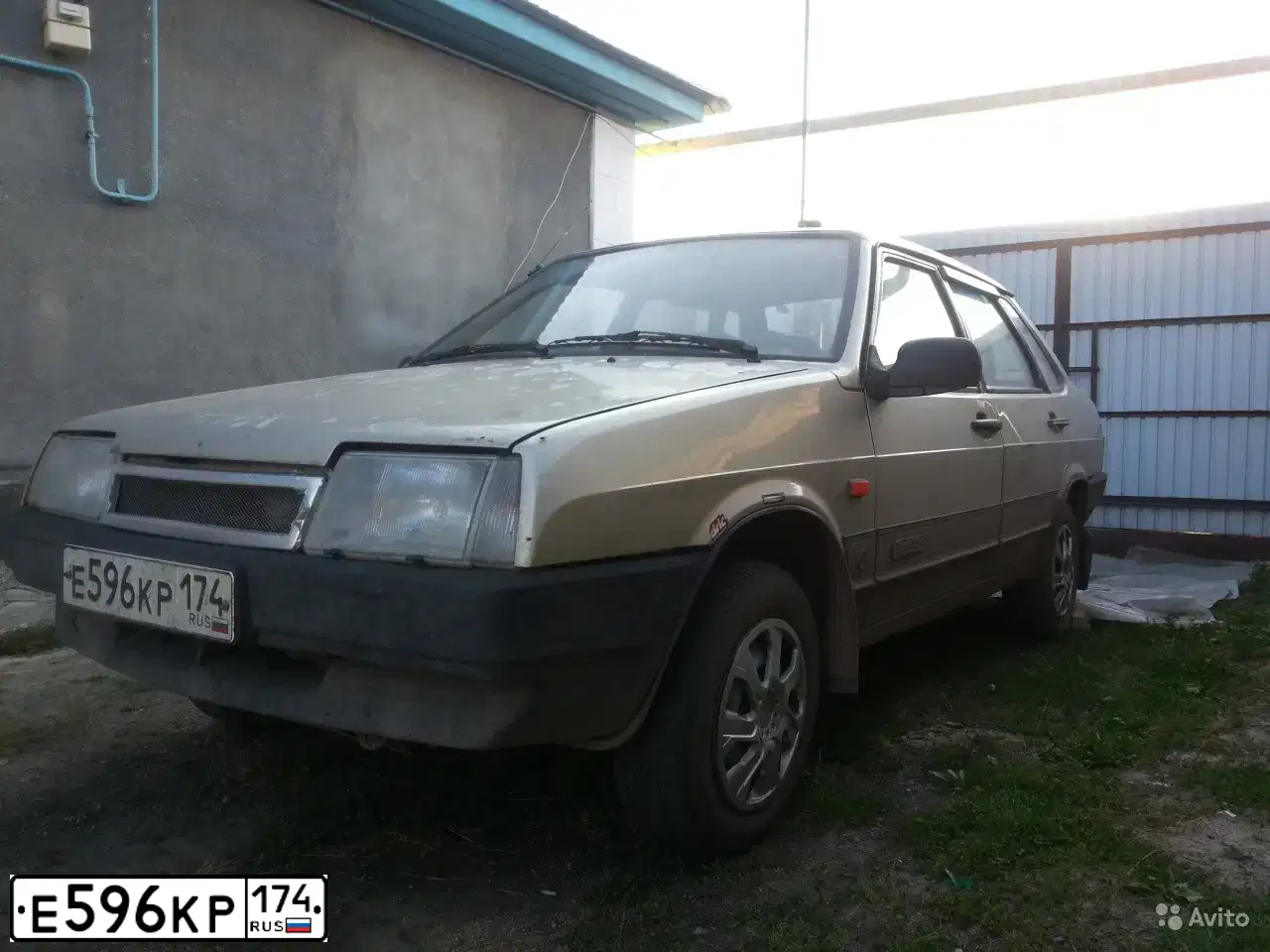 Фото автомобиля LADA 2109 SAMARA, 1999 — госномер Е596КР174. Цвет: ЗОЛОТИСТЫЙ