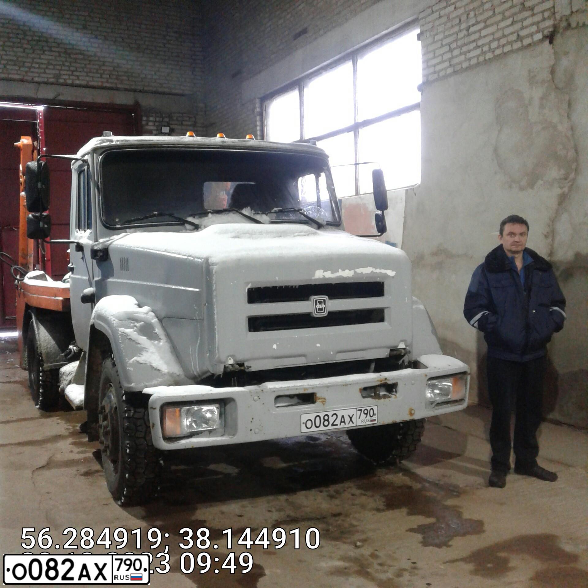 Фото автомобиля ZIL 433362 /4X2/ CHASSIS, 2002 — госномер О082АХ790. Цвет: Серый