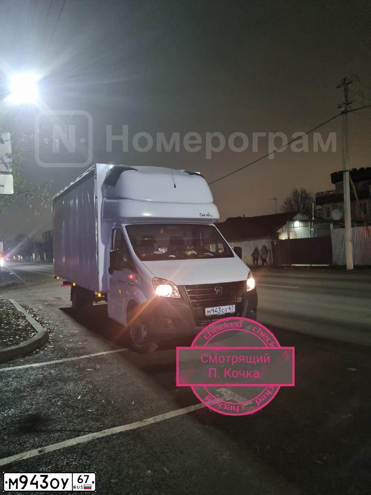 Фото автомобиля VOLKSWAGEN TRANSPORTER, 2010 — госномер М430НЕ67. Цвет: Белый