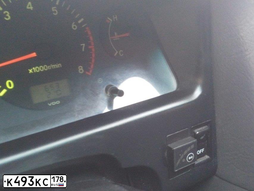 Фото автомобиля NISSAN QASHQAI, 2011 — госномер М195ОС10. Цвет: Красный