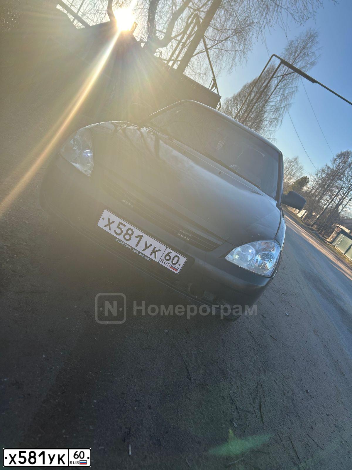 Фото автомобиля LADA 2170 PRIORA, 2008 — госномер Х581УК60. Цвет: ГРАФИТОВЫЙ МЕТАЛЛИК