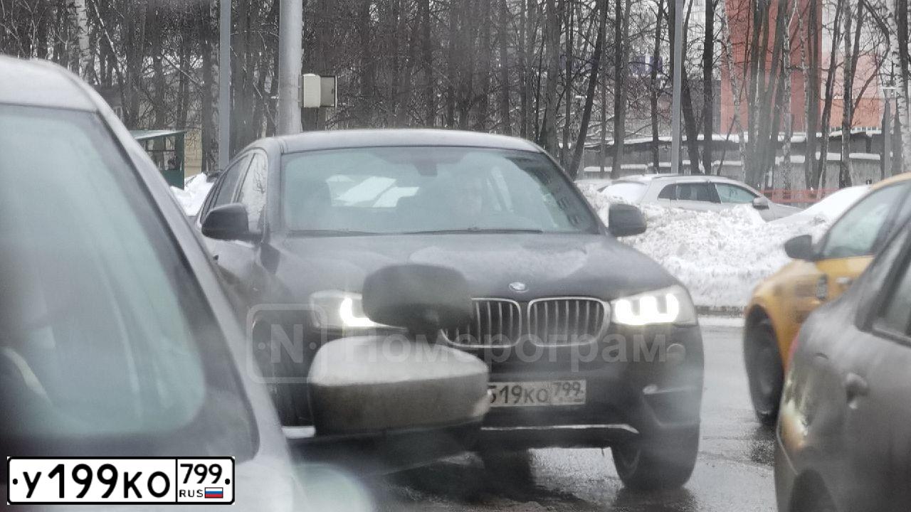 Фото автомобиля MERCEDES GL-KLASSE, 2017 — госномер У199КО799. Цвет: ЧЕРНЫЙ