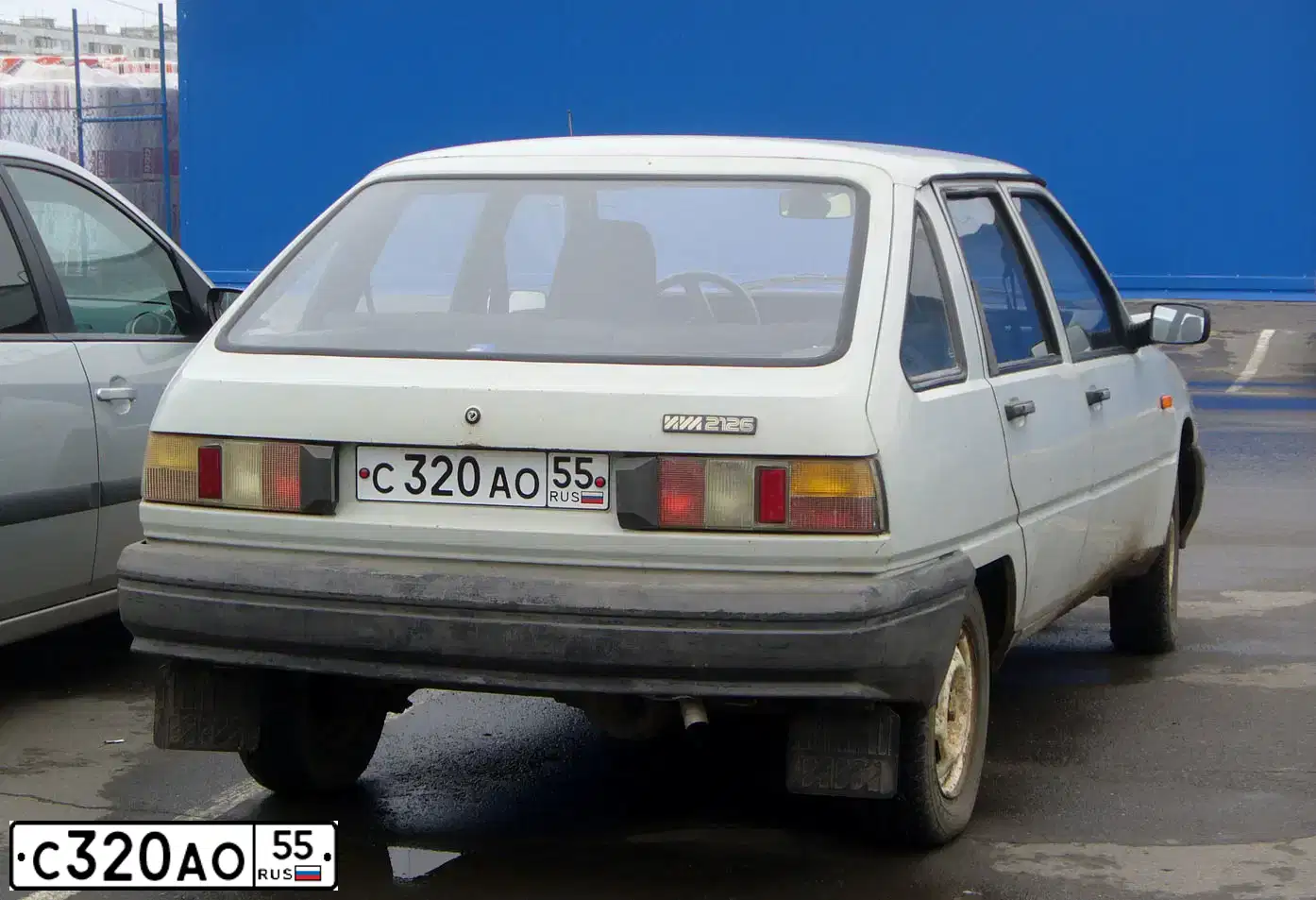 Фото автомобиля IZH 2126, 1996 — госномер С320АО55. Цвет: СВЕТЛО-СЕРЫЙ