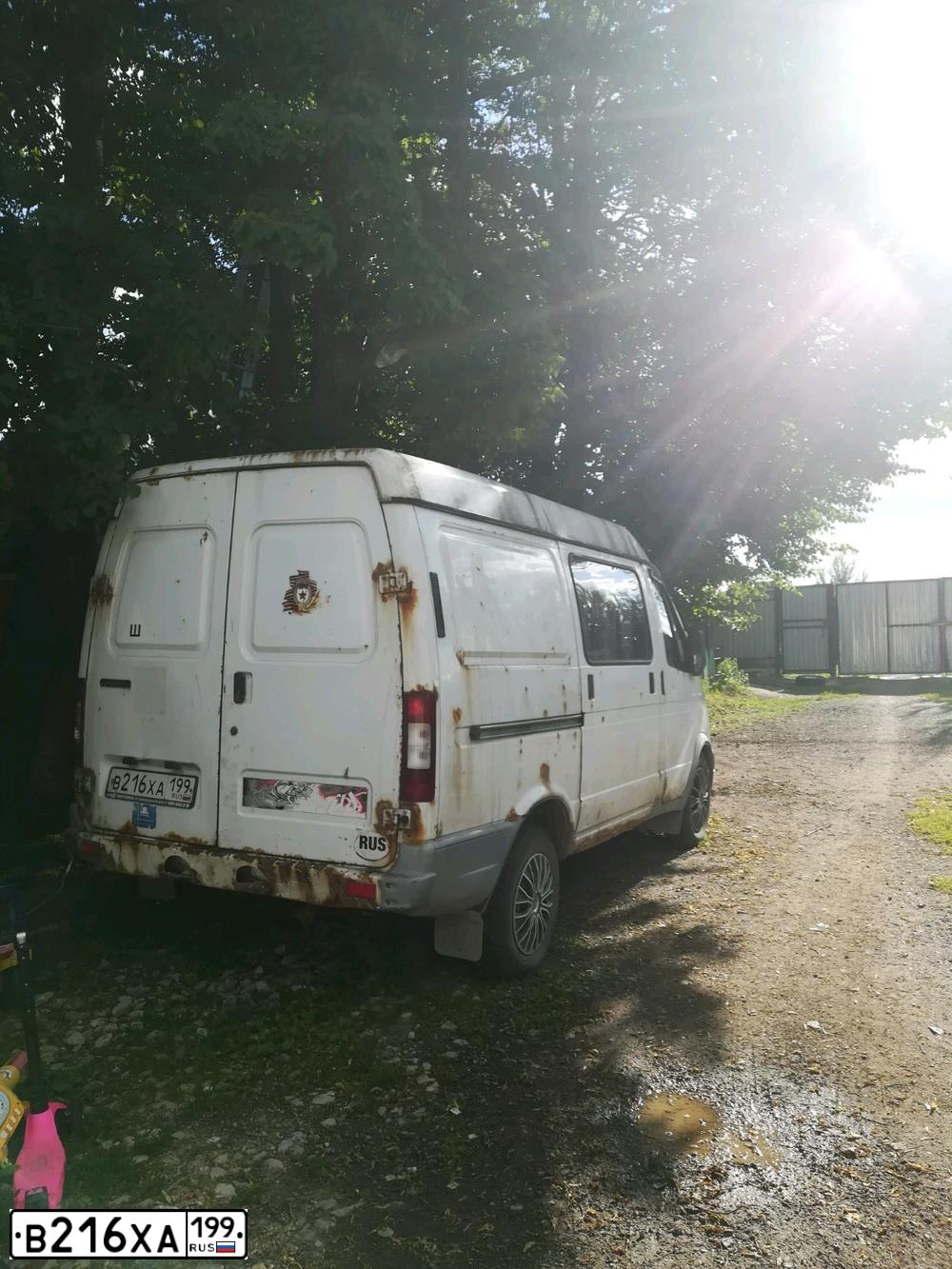 Фото автомобиля GAZ 2752 SOBOL, 2009 — госномер Х830ХК790. Цвет: Белый