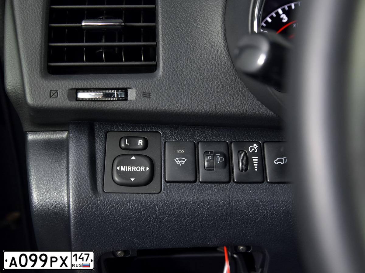 Фото автомобиля TOYOTA HIGHLANDER, 2011 — госномер Т035КУ761. Цвет: СЕРЫЙ