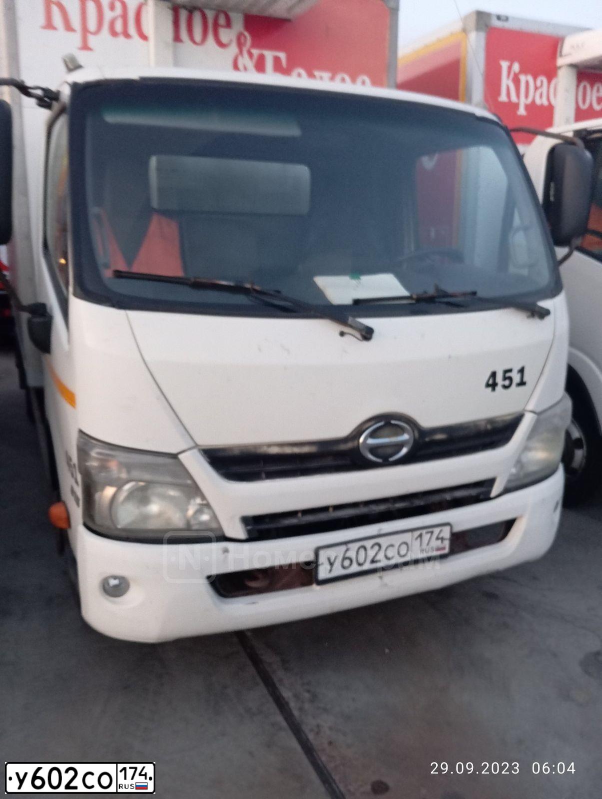 Фото автомобиля HINO 300-SERIE, 2014 — госномер У602СО174. Цвет: Белый
