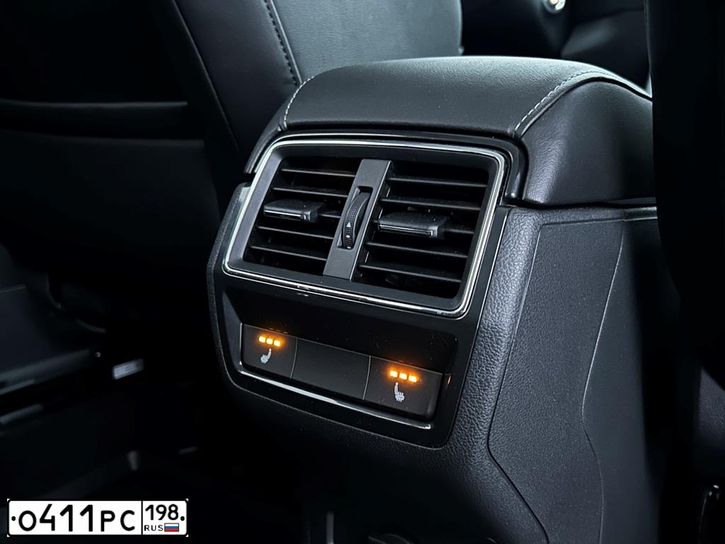 Фото автомобиля SKODA KAROQ, 2021 — госномер М665УТ21