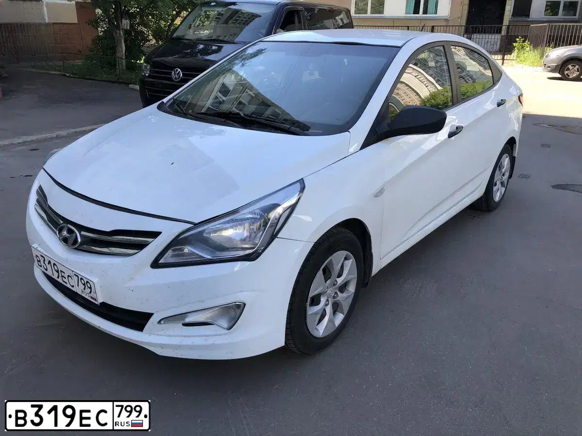 Фото автомобиля HYUNDAI SOLARIS, 2015 — госномер У572ТТ27. Цвет: Белый