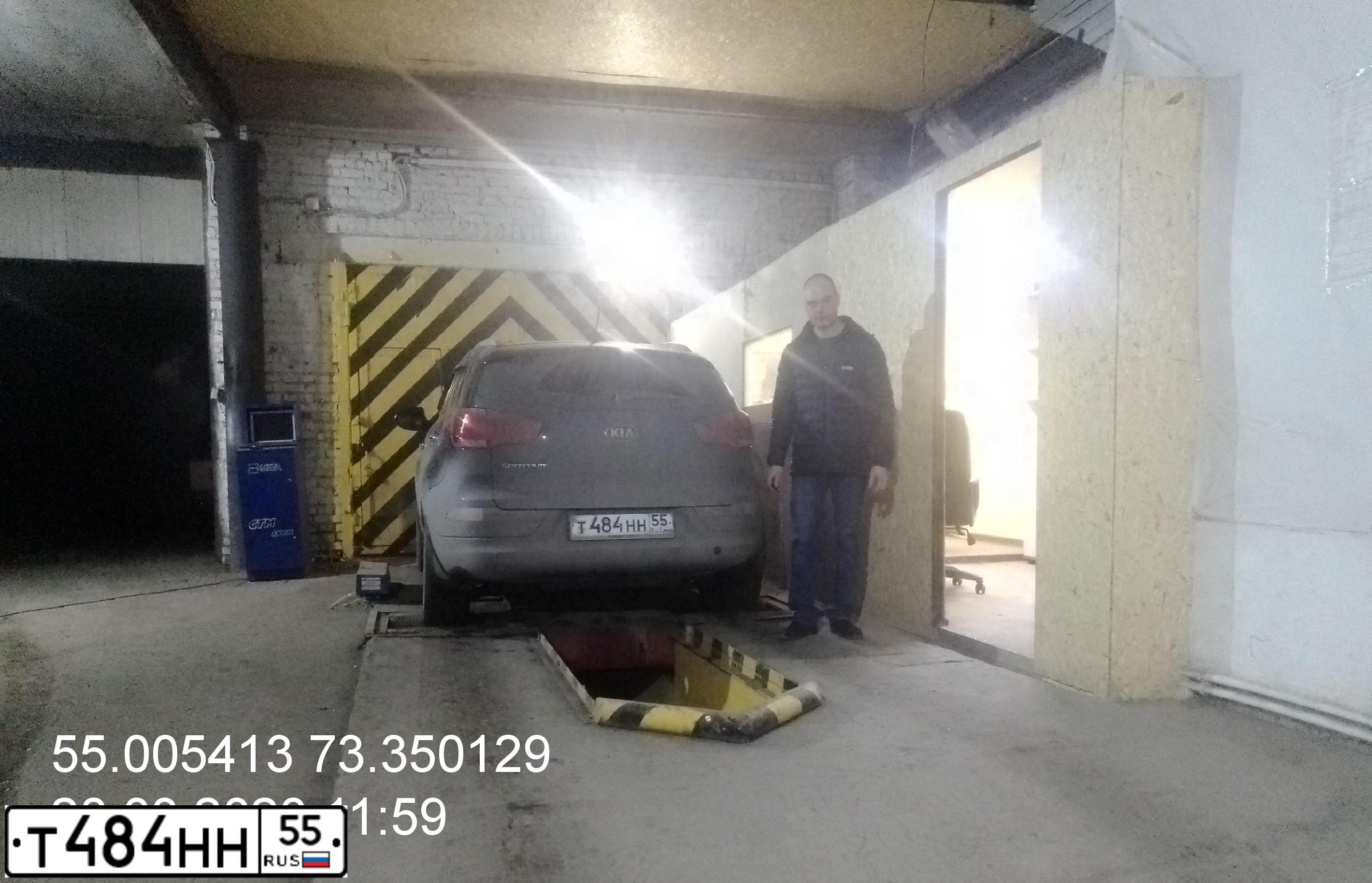 Фото автомобиля KIA SPORTAGE, 2014 — госномер Т484НН55. Цвет: ЧЕРНЫЙ