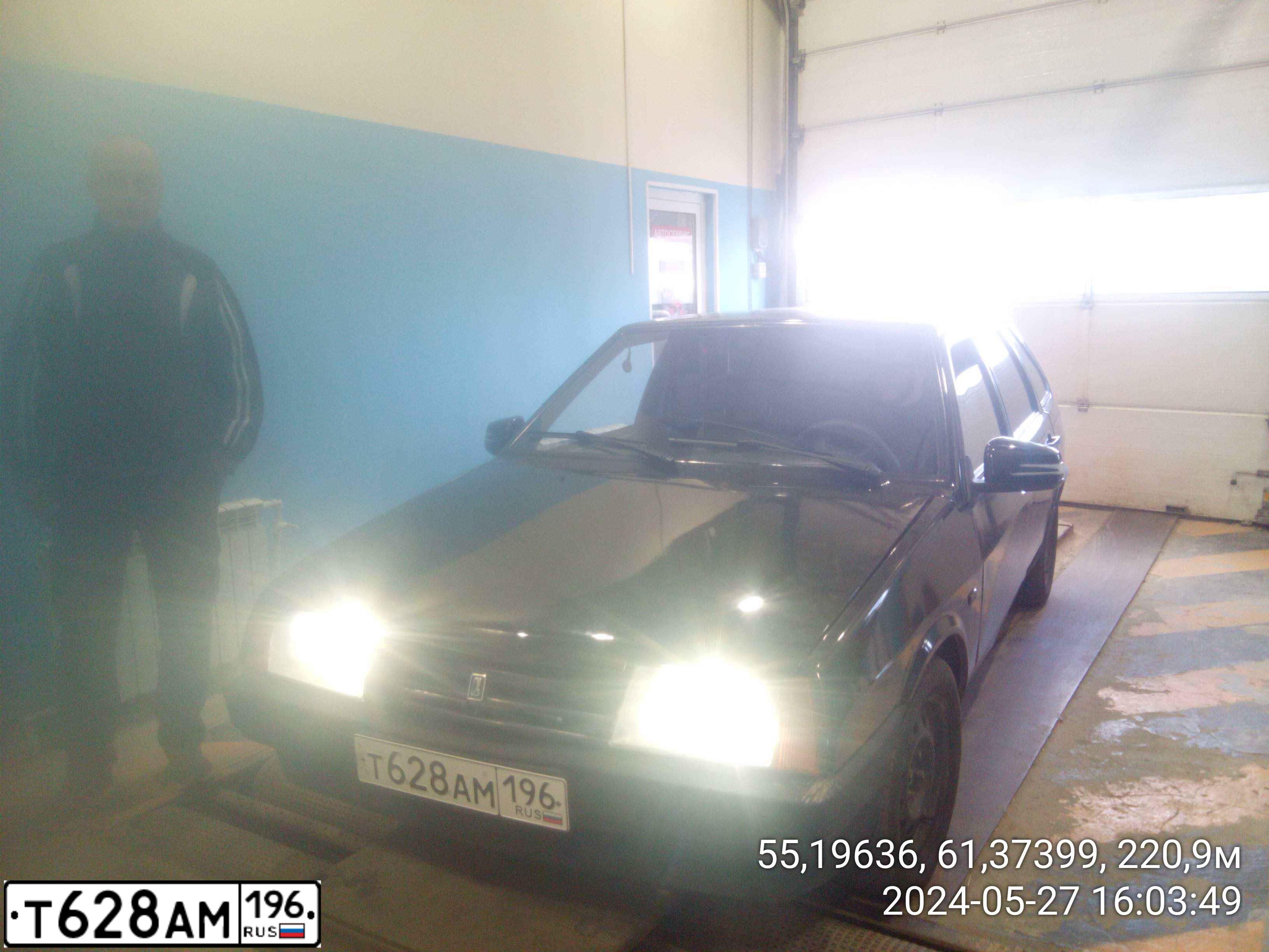 Фото автомобиля LADA 2109 SAMARA, 2004 — госномер Т628АМ196. Цвет: ЧЕРНЫЙ
