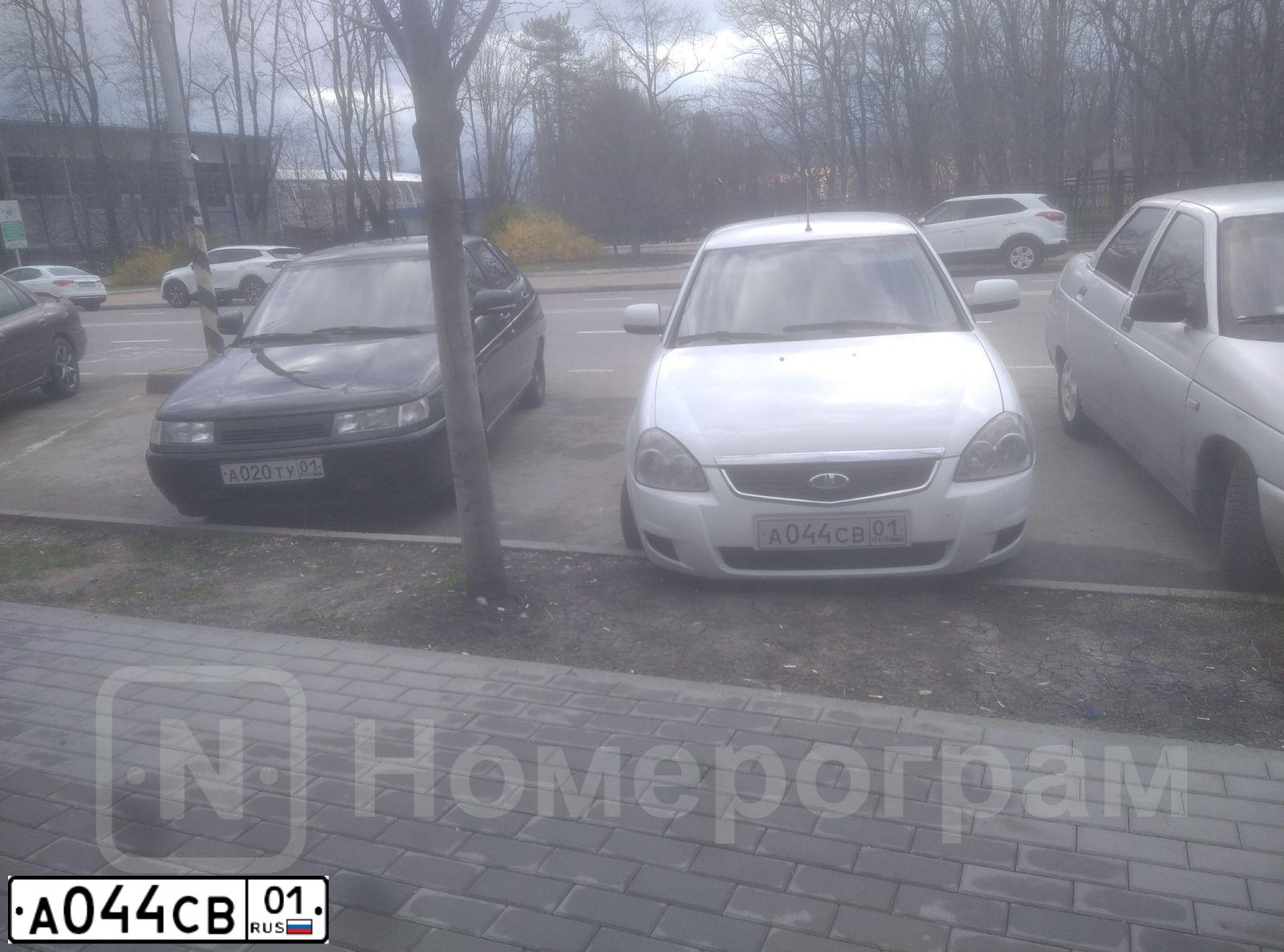 Фото автомобиля LADA 2170 PRIORA, 2012 — госномер А044СВ01. Цвет: Белый