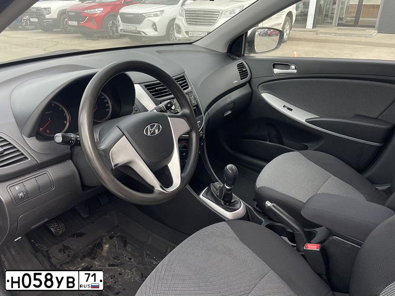 Фото автомобиля HYUNDAI SOLARIS, 2012 — госномер Х866АХ71
